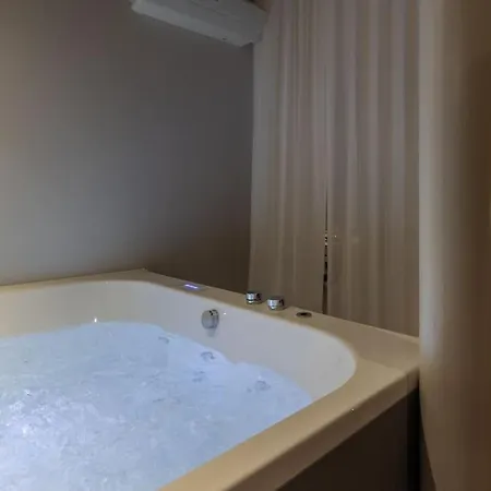Apartamento Materia Loft Design In Palazzo Nobiliare Al Duomo *