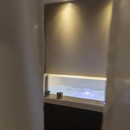 Materia Loft Design In Palazzo Nobiliare Al Duomo Apartamento
