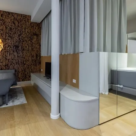 Materia Loft Design In Palazzo Nobiliare Al Duomo Appartamento